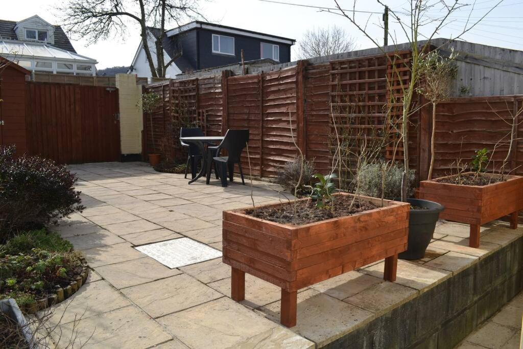 Entire 3 Bedroom House Near Caerphilly Station ภายนอก รูปภาพ