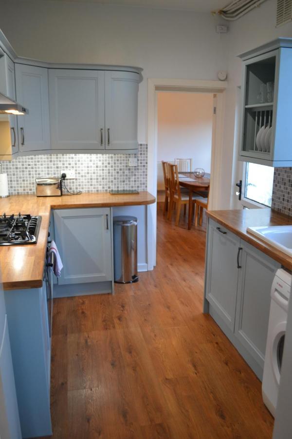 Entire 3 Bedroom House Near Caerphilly Station ภายนอก รูปภาพ