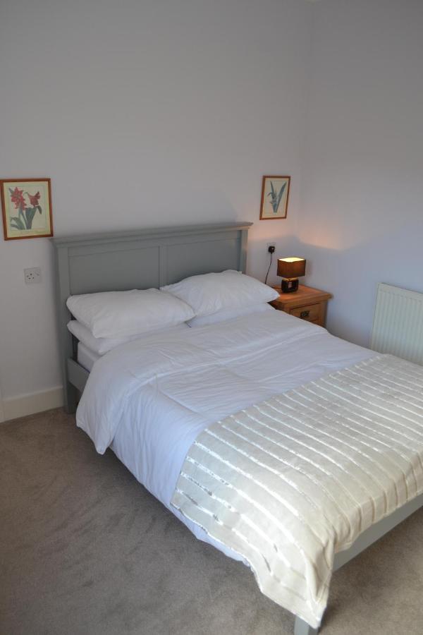 Entire 3 Bedroom House Near Caerphilly Station ภายนอก รูปภาพ
